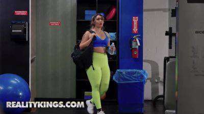 Chris Diamond - Curvy Tomie Tang seduces Chris at the gym & gets her leggings ripped off - sexu.com