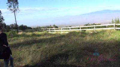 Virtual Vacation In Hawaii With Emma Hix Part 4 - hotmovs.com - Usa