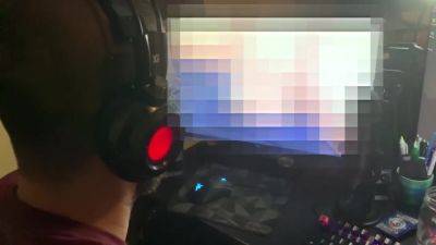 Nerd Wishes For Weeb Girlfriend Appears And Sucks His Dick Cums On Her Face - upornia.com