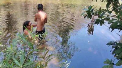 Woooow!!! He Helps Me Bathe And Then We Fuck In The Middle Of A Lagoon - upornia.com