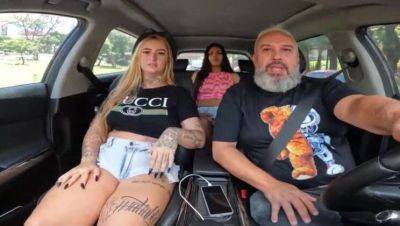 Tatted Blonde Babe Luxx Performs Blowjob in Car During Rush Hour - veryfreeporn.com - Brazil