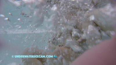 Two Very Open-Minded Girls In The Whirlpool - hclips.com