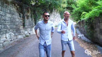 The Right Girl For The Job - upornia.com