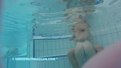 Maybe She Needs Help From Behind For More Fun - hclips.com