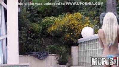 A Fuck By The Pool Is What I Really Like - upornia.com