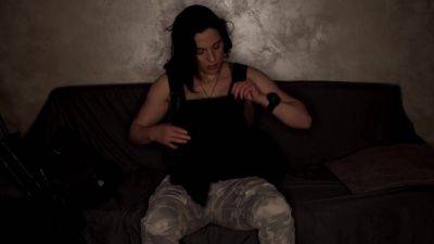 Horny Soldier Masturbates Into Squirting Multi-orgasms Bad Girl - hotmovs.com