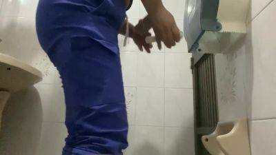 Nurse Trapped In The Bathroom Pissing - upornia.com