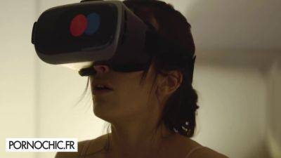 Tries The Sexual Virtual Reality With Bella Tina - hotmovs.com