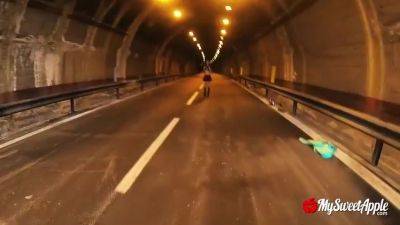 Rollerskating And Sucking On The Highway - hotmovs.com