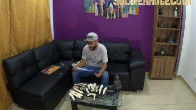 While I Vlog Sofia Seduces Me To Fuck - upornia.com