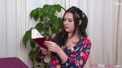 Trixie Turn It Up - upornia.com