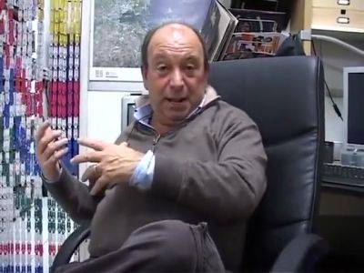 Trusting Is Good Not Trusting Is Better - upornia.com - Italy