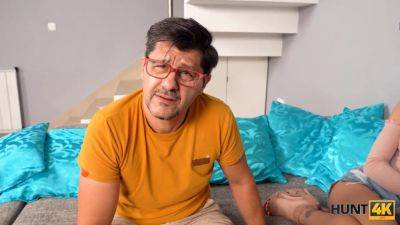 HUNT4K. Naughty housewife tries to teach BF sex doing it with his buddy - hotmovs.com