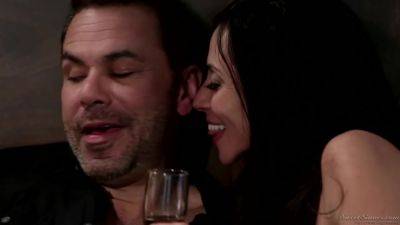 Ariella Ferrera - Naughty Cougar Ariella Ferrera Breathtaking Porn - videomanysex.com