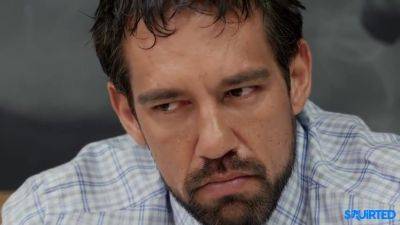 Studentka Poprawia Oblany Egzamin Mokrym Orgazmem - upornia.com