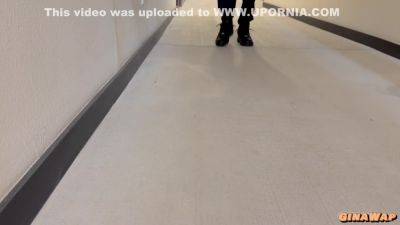 I Helped My New Neighbor Move Her Boxes In So She Gave Me Some Pussy - upornia.com