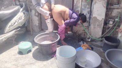 Fucked While Washing Clothes In The Bathroom - desi-porntube.com - India