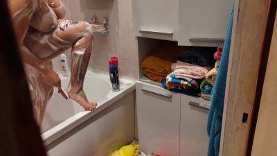 Caught My Busty Stepsister In Shower - hotmovs.com - Russia