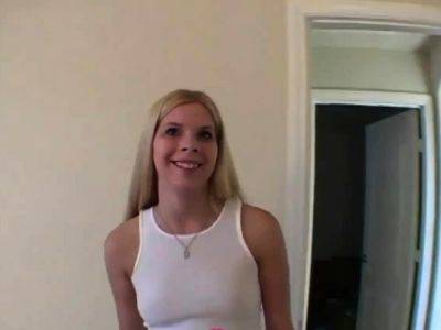 Cute blonde teen jerks - drtuber.com