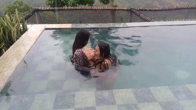 Playing In The Pool And Sucking Her Tits - upornia.com