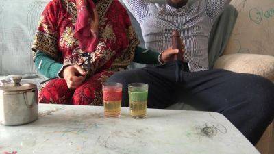 Kurt Temizlikci Istanbulda Afrikalı Siyahi Bir Adamla Aldatıyor - Turk Porno Turbanli Sex - desi-porntube.com - India - Turkey