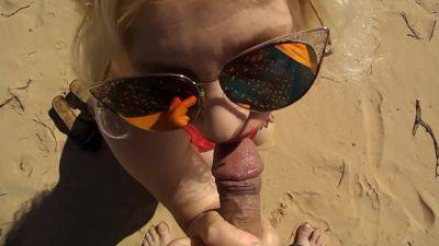 Blowjob On Beach - upornia.com