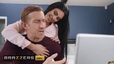 Danny D - Sapphire LaPiedra - Sapphire LaPiedra Craves Danny's Dick: A Close-Up Look at Their Steamy Encounter - Brazzers - veryfreeporn.com - Spain