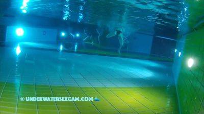 All The Things You Can Do Together In A Swimming Pool Late At Night - hclips.com