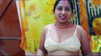 Neighbors Aunty Was Going To Take Bath And Left Her In A Hurry - desi-porntube.com - India