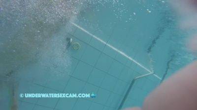 In This Underwater Video We See A Lot Of Piercings And Tattoos - hclips.com