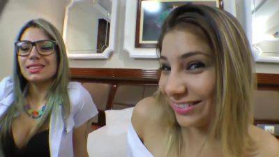 Tall Vs Small: I Will Kiss You All Night - upornia.com