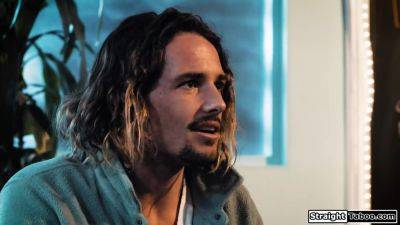 Petite starstruck 19yo teen is easily seduced n pussy licked - hotmovs.com