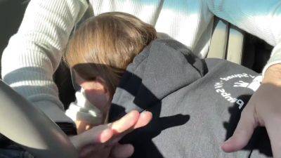 Road Blowjob And Sex In The Backseat - upornia.com