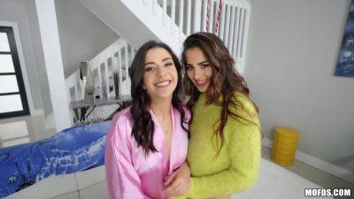 Peeping Tom Hits The Jackpot 1 - Natal - videomanysex.com