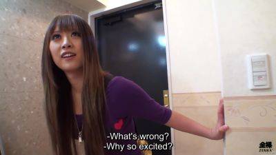 Curvy Japanese gyaru washes away makeup for truly revealing sex - txxx.com - Japan