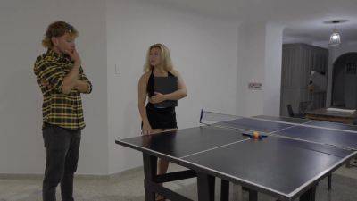 Empleada De Bienes Raices Se Folla A Cliente En La Casa Que Esta Vendiendo - videomanysex.com