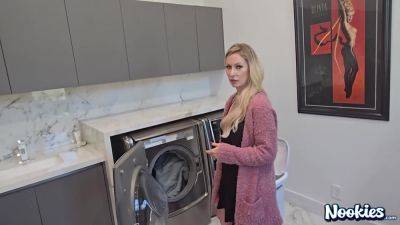 Nookies Hot Housewife Sydney Paige - hotmovs.com