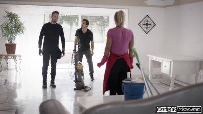 Burglars stumble upon the maid n dp her - txxx.com