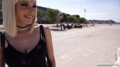 Amelia (35) - Amelia From Rennes! - upornia.com