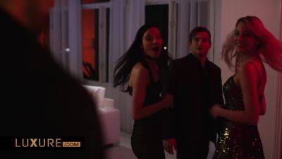 Emily Willis And Kenna James - Sensual Trio With And - hotmovs.com