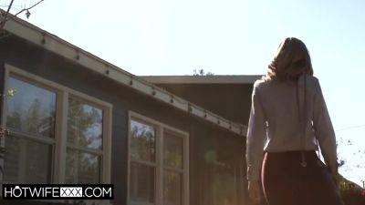 Mona Gifts The Neighbor With Squirting - hotmovs.com