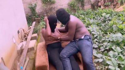 2 Blacks Getting It In Outdoor - hotmovs.com