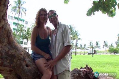 Lovely Autumn - hotmovs.com