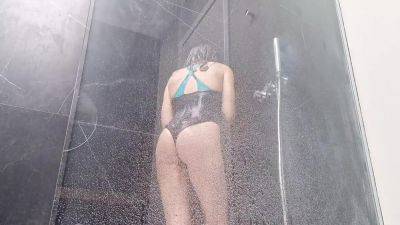 Masturbates To Squirting Orgasm In Shower - hotmovs.com