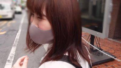 【138cm低身長巨乳JD】イラマをしすぎて喉を壊した生粋のエロ女子大生 彼氏はいるけどしっかりAV出演してくれましたw - txxx.com - Japan