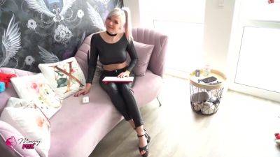 Marryfox - Er Entdeckt Meine Pornos - Blanker Ao Creampie Fick In Heels - hclips.com