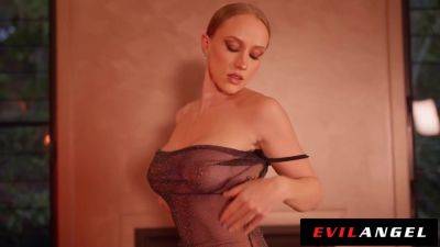 Glamourous Gf Turns Slutty After Dark - hotmovs.com