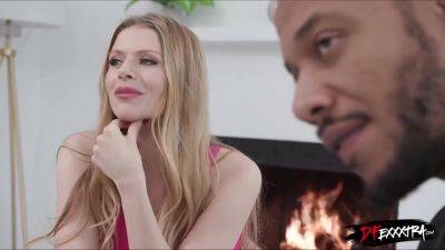 Dwayne! Its Huge! With Jesus Christ - hotmovs.com