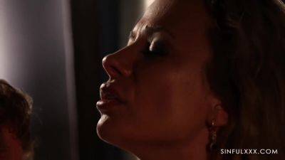 Shalina Devine - Horny Milf 5 - videomanysex.com