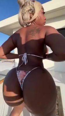 Azz A View! - hclips.com